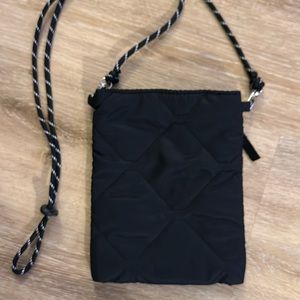 🖤Uniqlo small bag